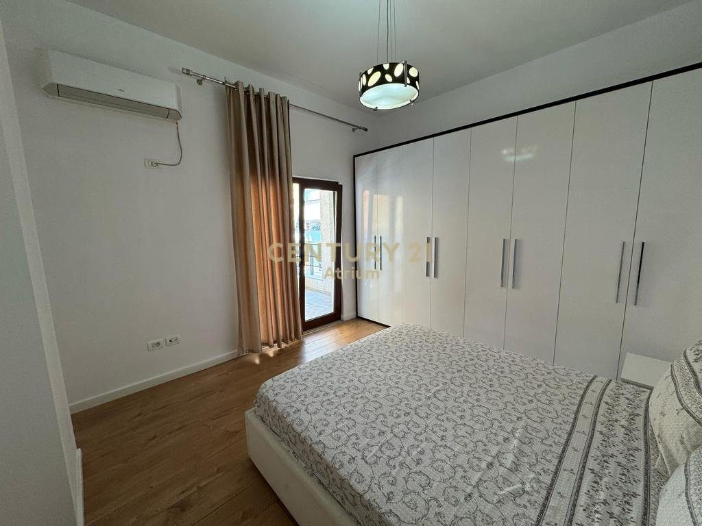 JAPIM ME QIRA APARTAMENT 1+1+ VERANDE TEK KOMPLEKSI DELIJORGJI !!!