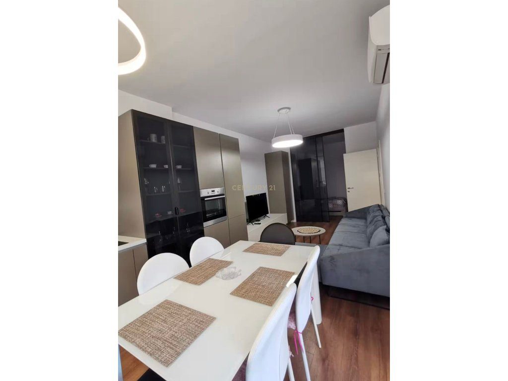‼️LISTIM I RI. Shitet Apartament 2+1 me Ballkon pranë Marina Bay, Vlorë 165.000 €