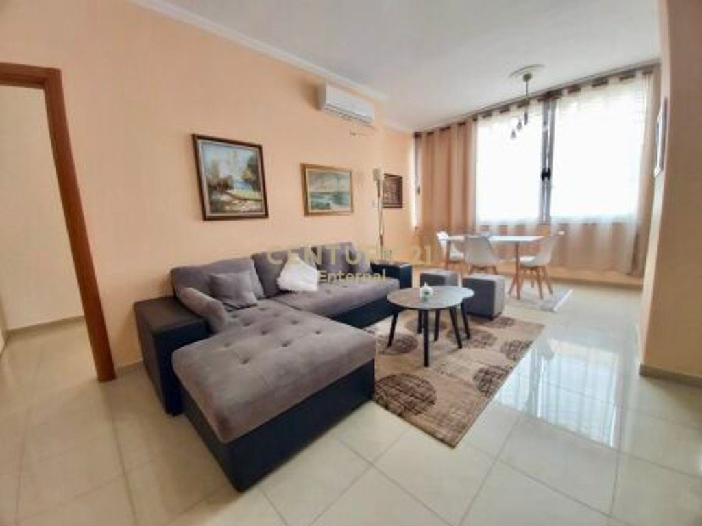 Apartament 2+1 Per Qira tek Garda