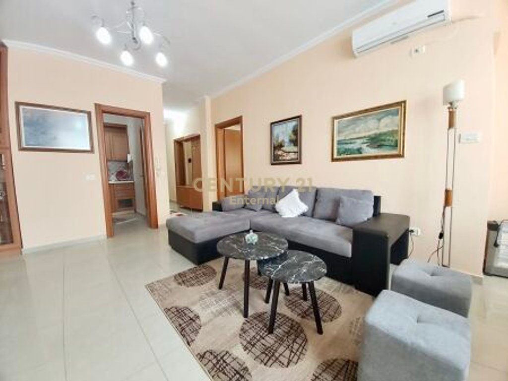 Apartament 2+1 Per Qira tek Garda