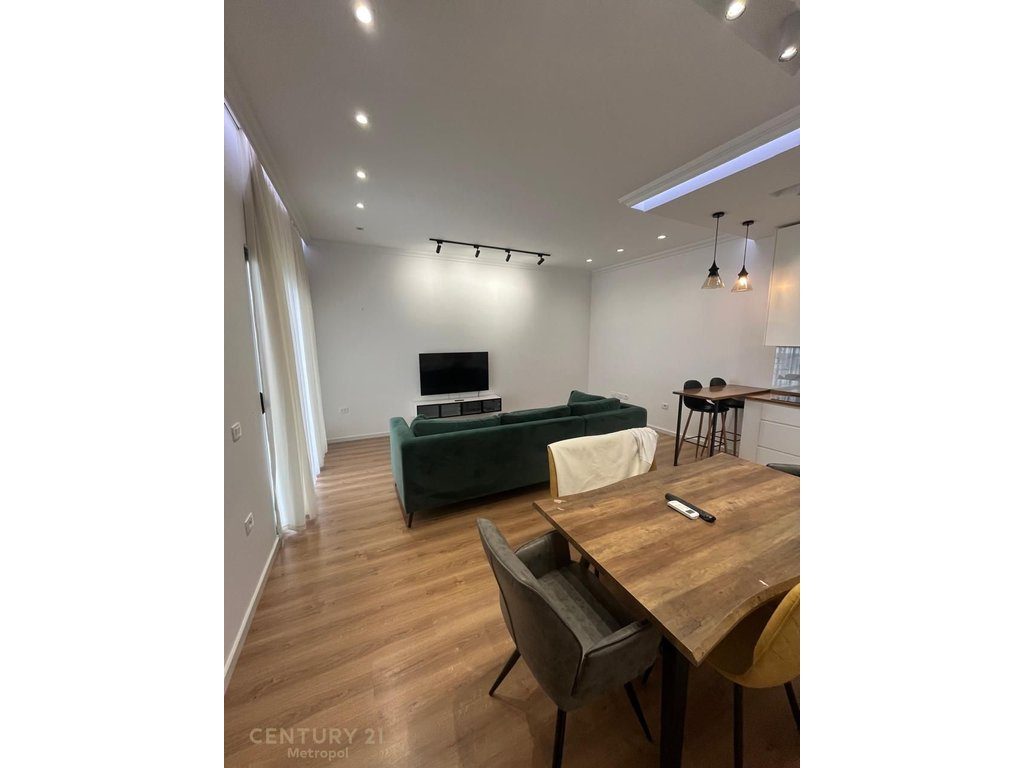 Jepet me Qira apartament 1+1 Astir