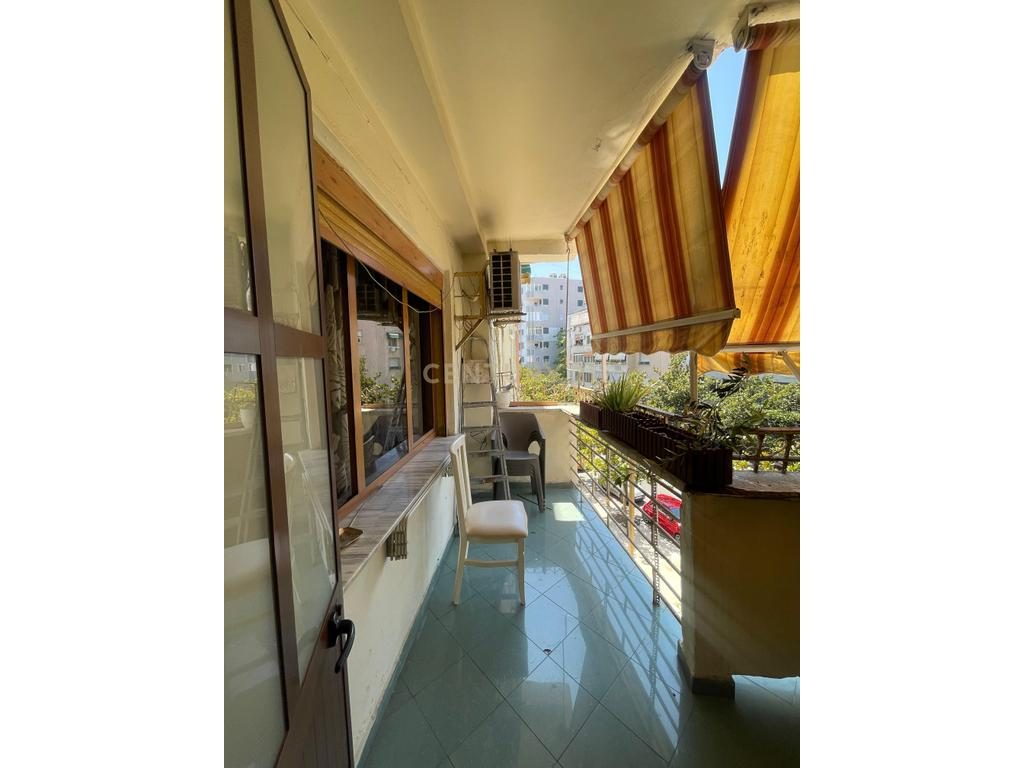 Jepet apartament 2+1 me qira perball gjykates, Durres!
