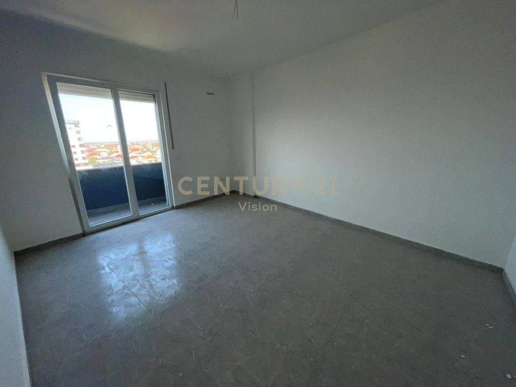 Apartament per shitje 3+1+2 prane sheshit Prek Cali, Shkodër
