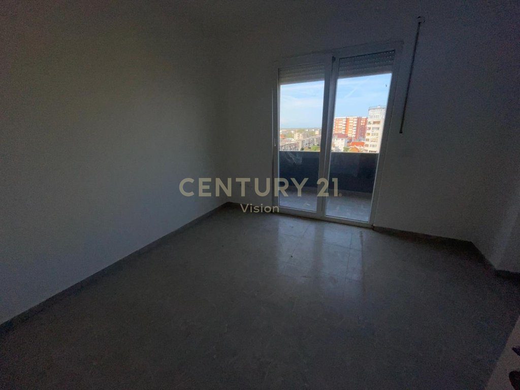 Apartament per shitje 3+1+2 prane sheshit Prek Cali, Shkodër