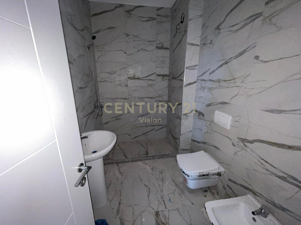 Apartament per shitje 3+1+2 prane sheshit Prek Cali, Shkodër