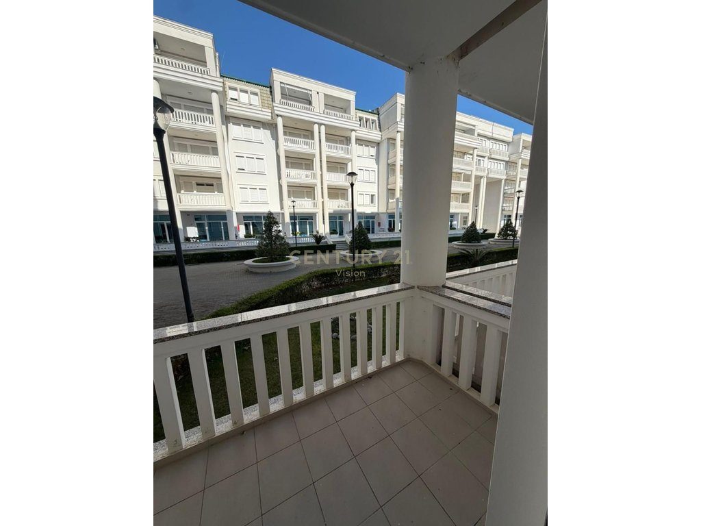 Apartament 3+1 me 2 Tualete për Shitje në Grand Europa Resort, Velipojë