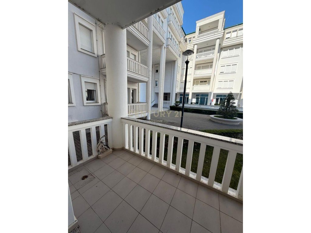 Apartament 3+1 me 2 Tualete për Shitje në Grand Europa Resort, Velipojë