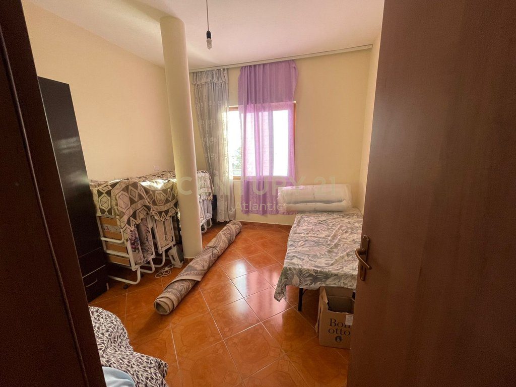 JEPET ME QERA KATI I DYTE I NJE SHTEPIE PRIVATE 3+1 NE ARAPAJ