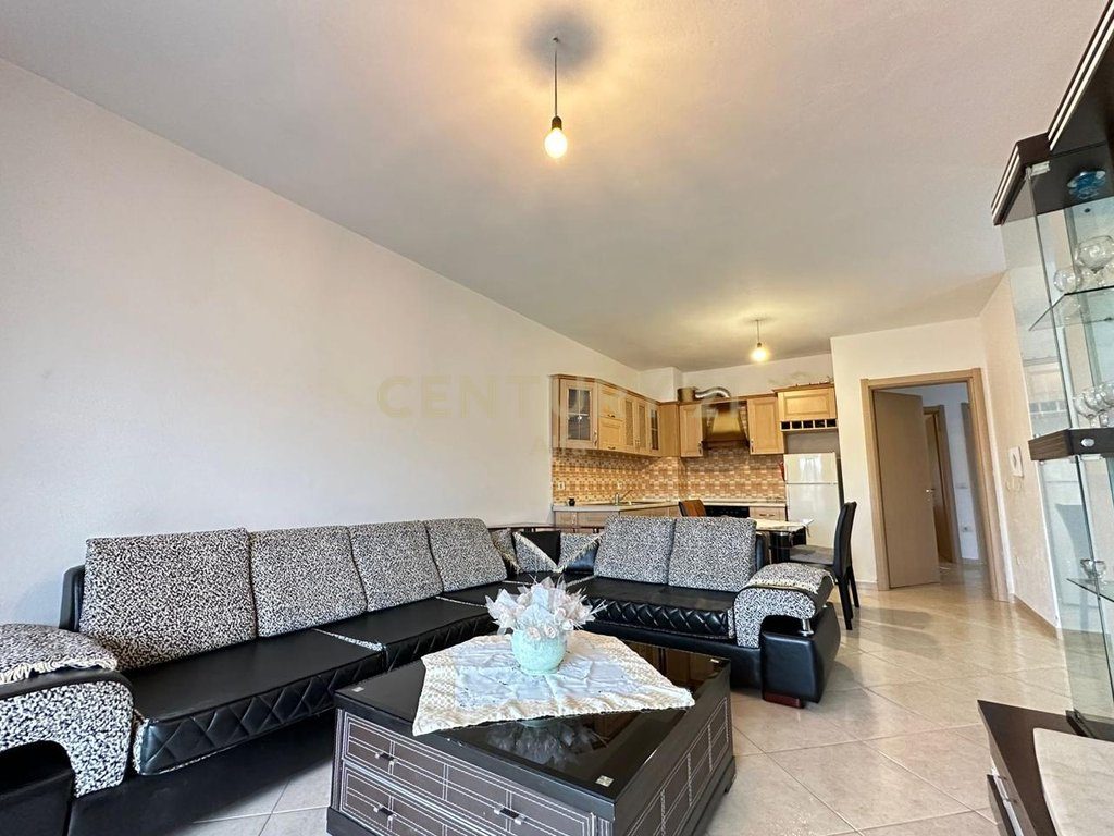 Apartament 3+1 per Qira ne Misto Mame!