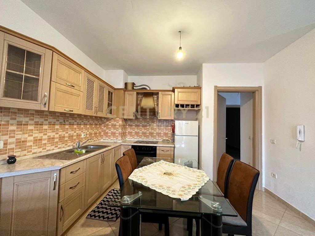 Apartament 3+1 per Qira ne Misto Mame!