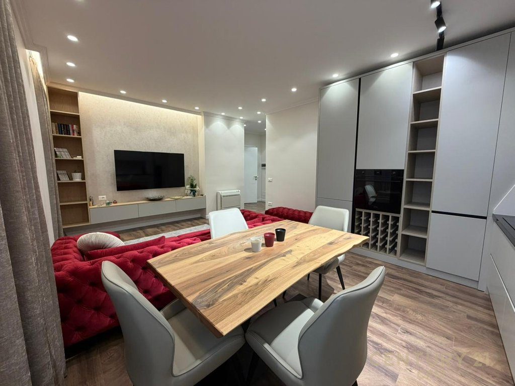 Apartament 1+1+Post Parkimi ne shitje Tek Pazari i Ri
