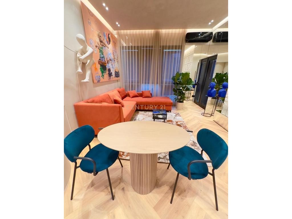 Japim me qira apartament luksoz 1+1 + post parkimi tek Square21 !!