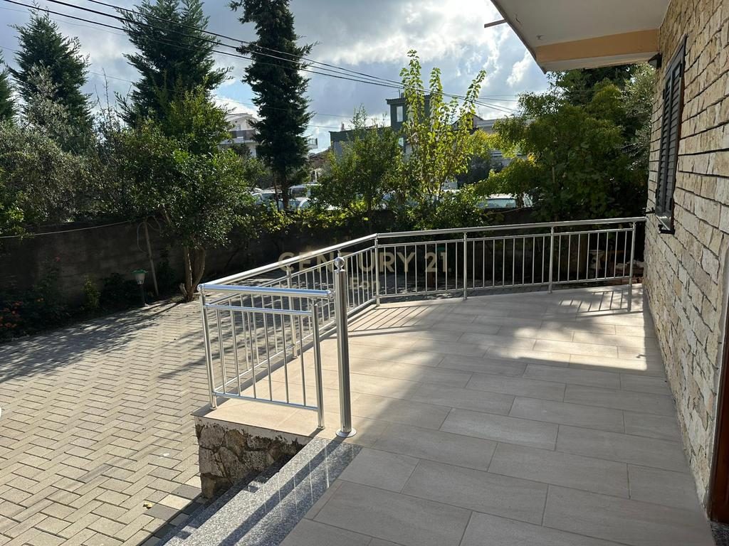 Vilë  Në Shitje në Plazh Iliria, Durres !