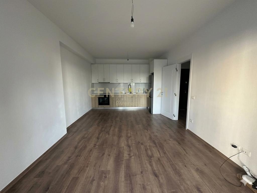 BULEVARDI I RI, APARTAMENT 2+1 PER QIRA