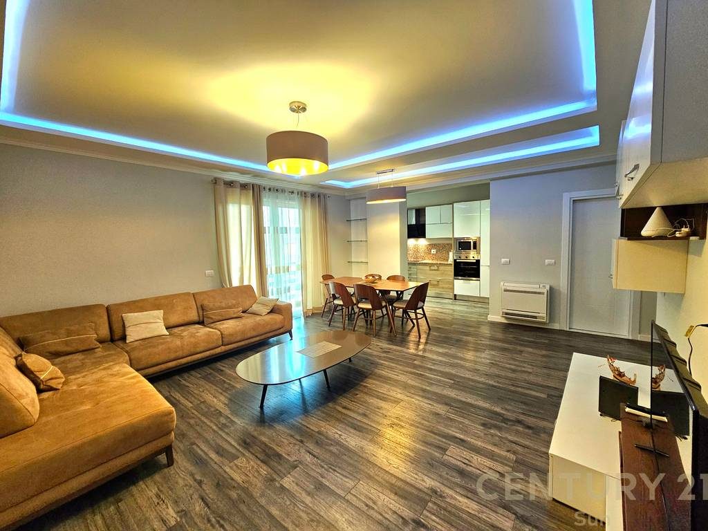 APARTAMENT 2+1+PARKING PER QIRA NE RRUGEN E BARRIKADAVE