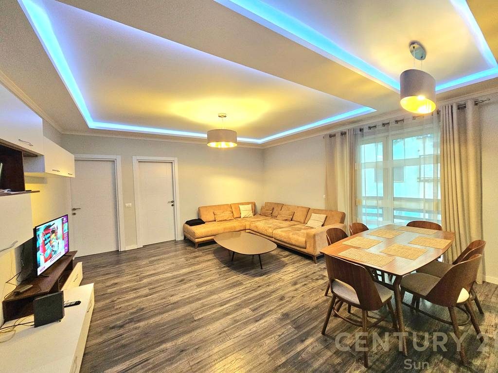 APARTAMENT 2+1+PARKING PER QIRA NE RRUGEN E BARRIKADAVE