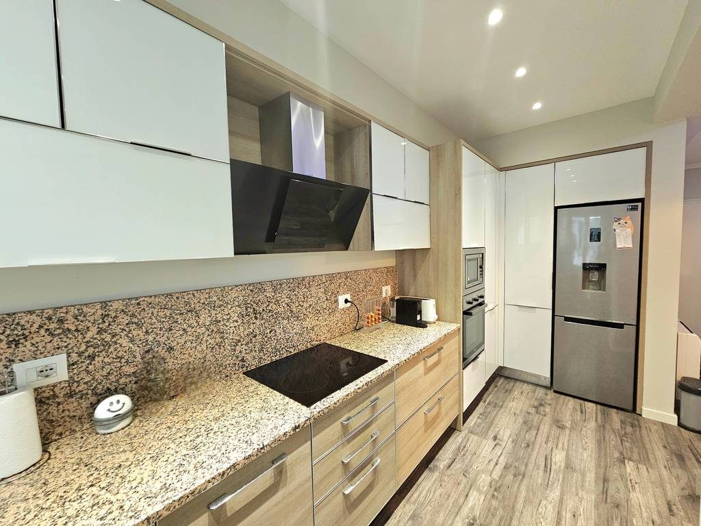 APARTAMENT 2+1+PARKING PER QIRA NE RRUGEN E BARRIKADAVE