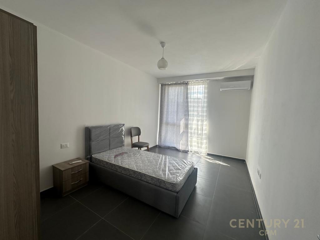 Apartament 3+1 Me Qira Rruga 5 Maji