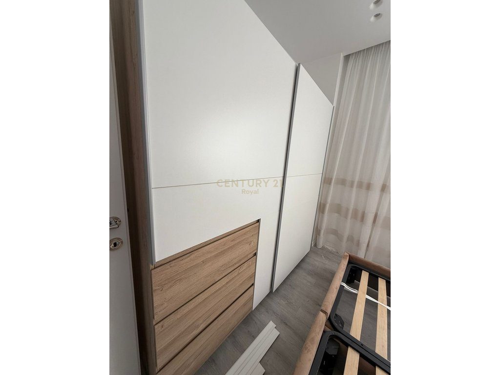 JEPET ME QIRA APARTAMENT 1+1+POST NE RRUGEN SIRI KODRA, SELVIA