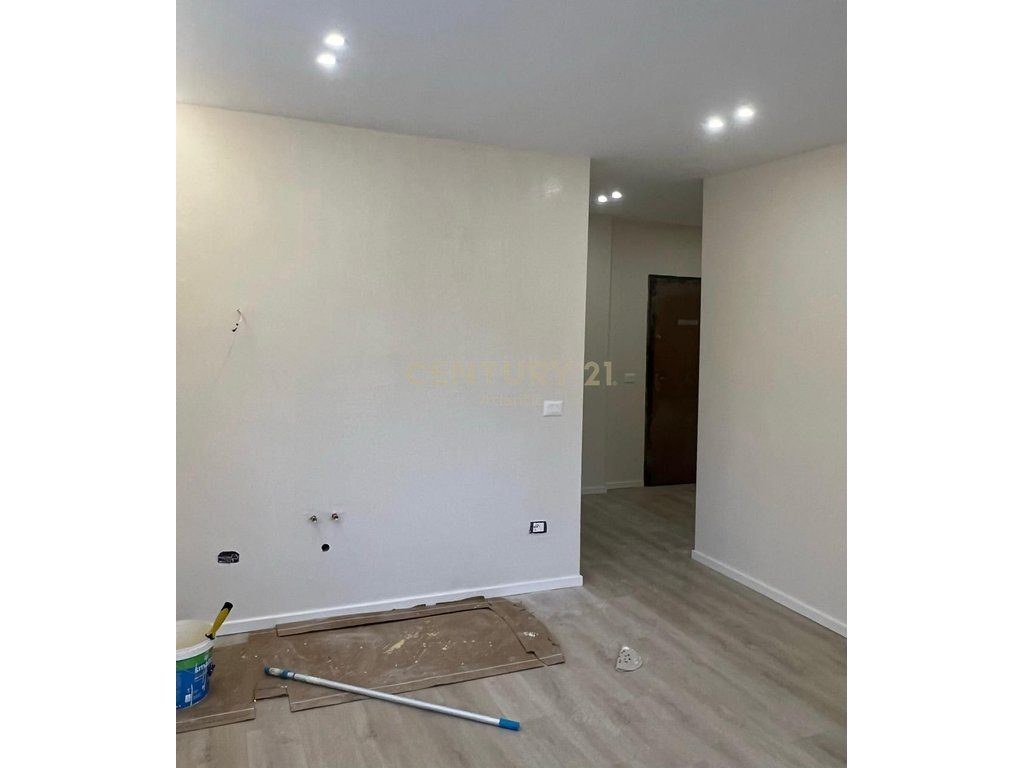 Apartament 1+1 për Shitje tek Shkëmbi i Kavajës, Durrës