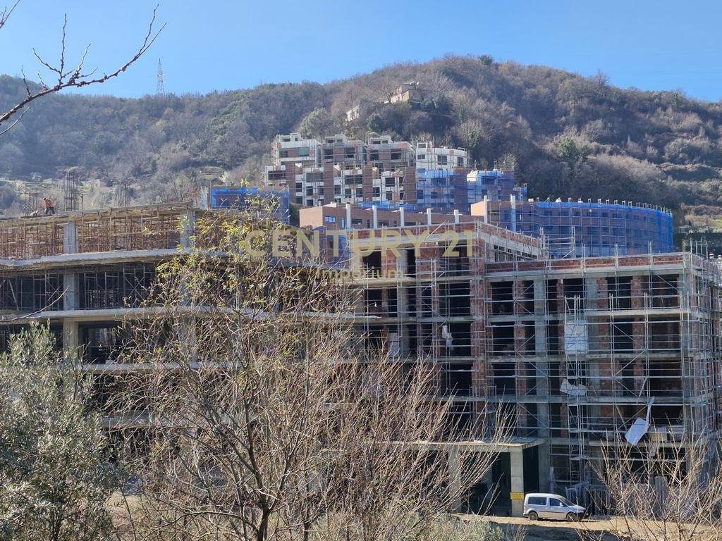 Apartament 2+1+2  për shitje tek Residenca Kodra e Diellit 2!