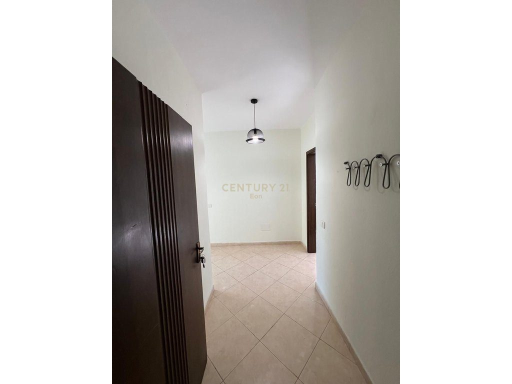 Apartament 1+1+3 ballkone Për Shitje në Golem, Durrës!!