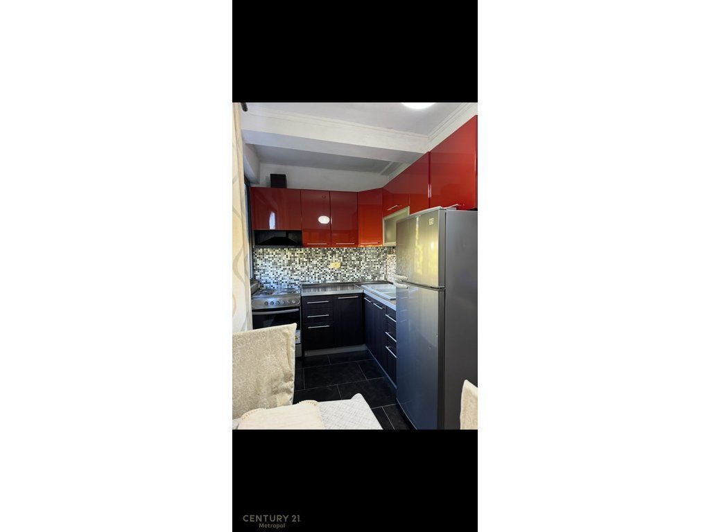 Japim me qira apartament 2+1 te Brryli, prane Bar Oslo!