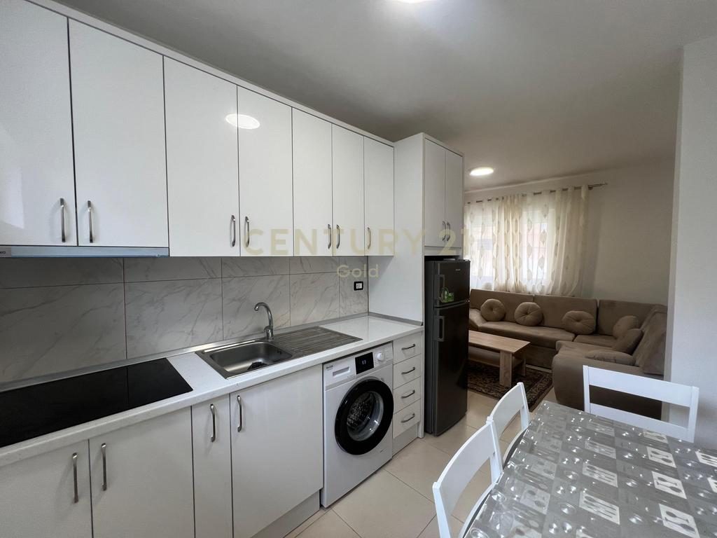 JAPIM ME QIRA APARTAMENT 1+1 RRUGA FORTUZI!