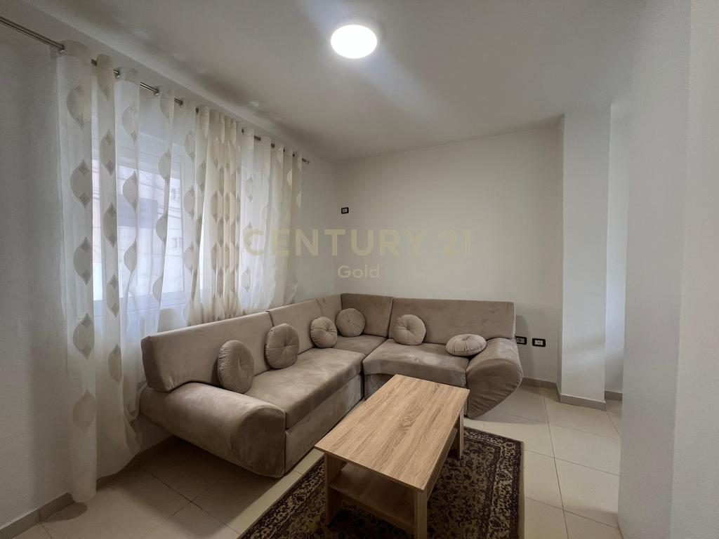 JAPIM ME QIRA APARTAMENT 1+1 RRUGA FORTUZI!