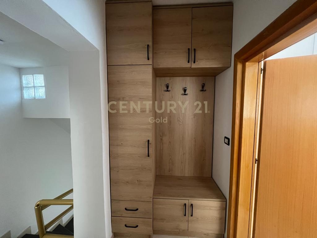JAPIM ME QIRA APARTAMENT 1+1 RRUGA FORTUZI!