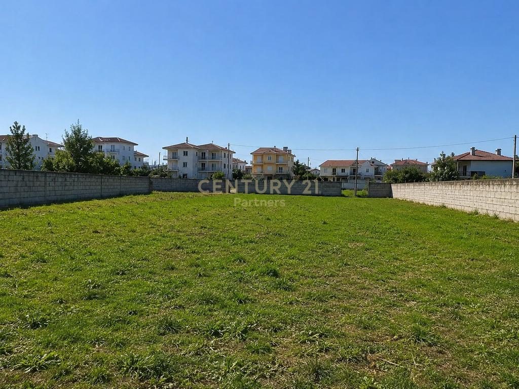 Shitet Tokë në Kamëz ose Jepet me Klering – 1481m² në Zonë të Kuqe për Ndërtim