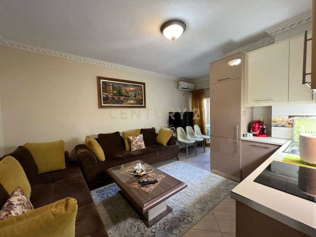SHITET APARTAMENT 1+1+2 BALLKONE NE SHKEMBIN E KAVAJES DURRES [ ANA E DETIT ]