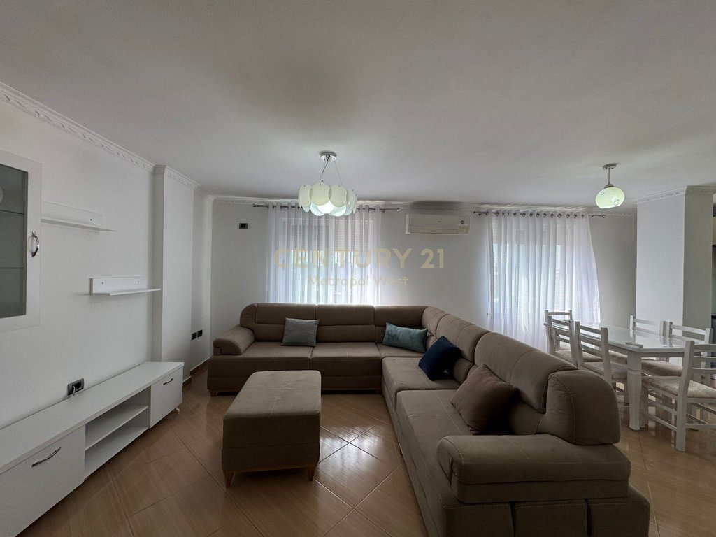 Apartament 2+1+2 me qira pranë Spitalit Ushtarak