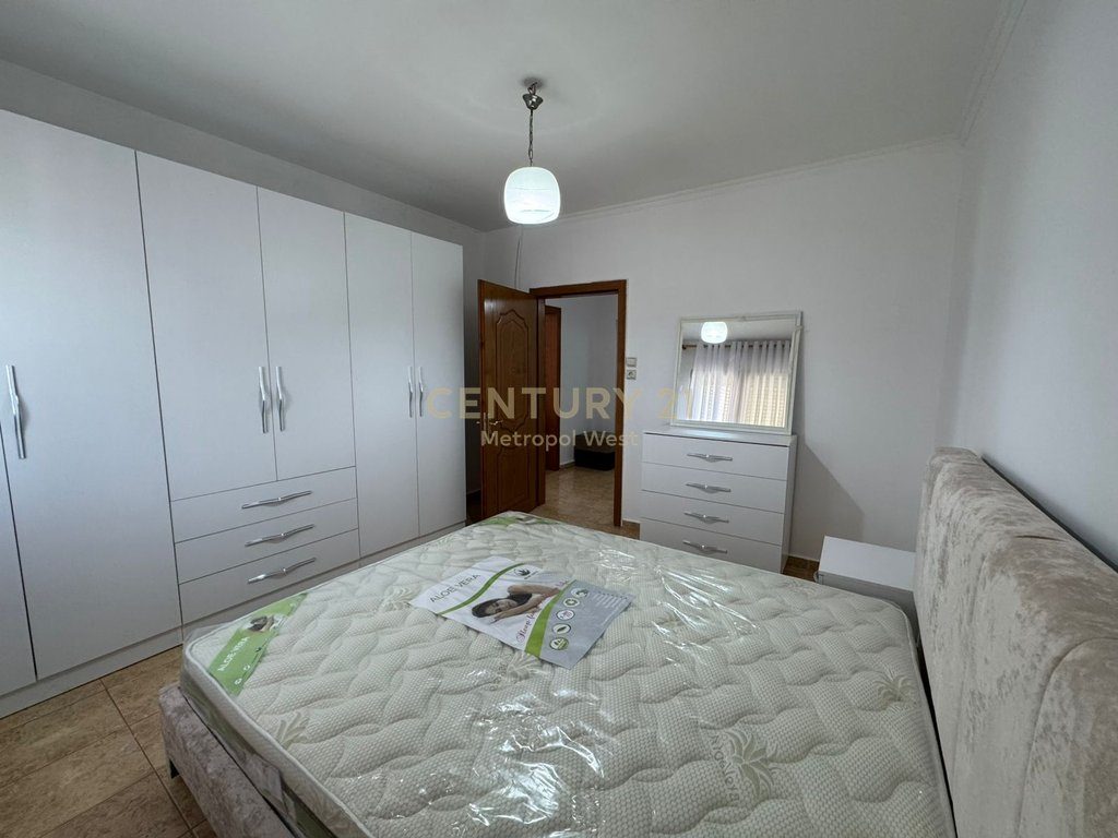 Apartament 2+1+2 me qira pranë Spitalit Ushtarak