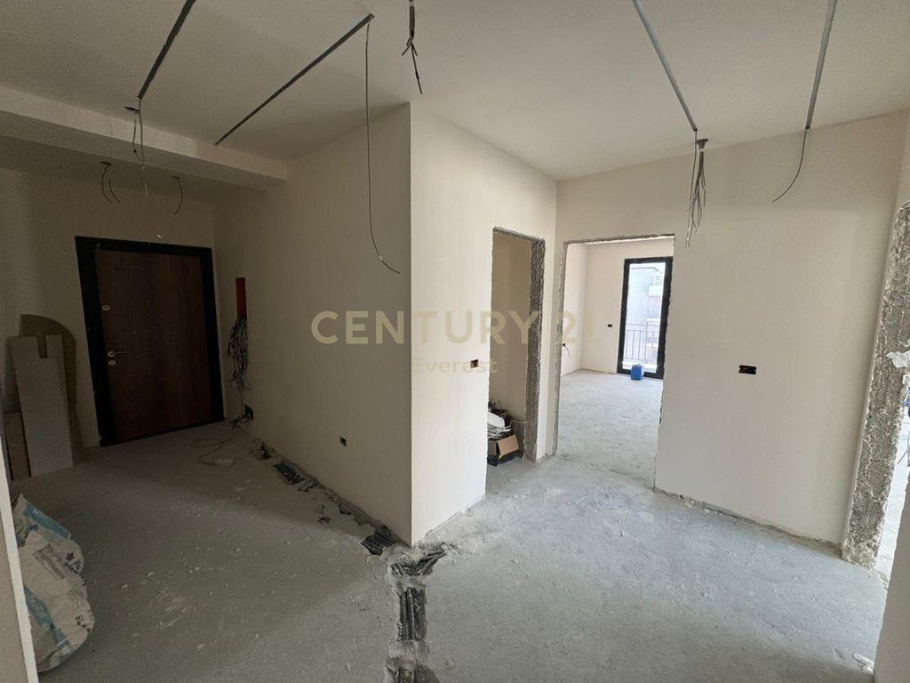 ASTIR-URBAN GATE, SHESIM APARTAMENT 3+1+2+VERANDE