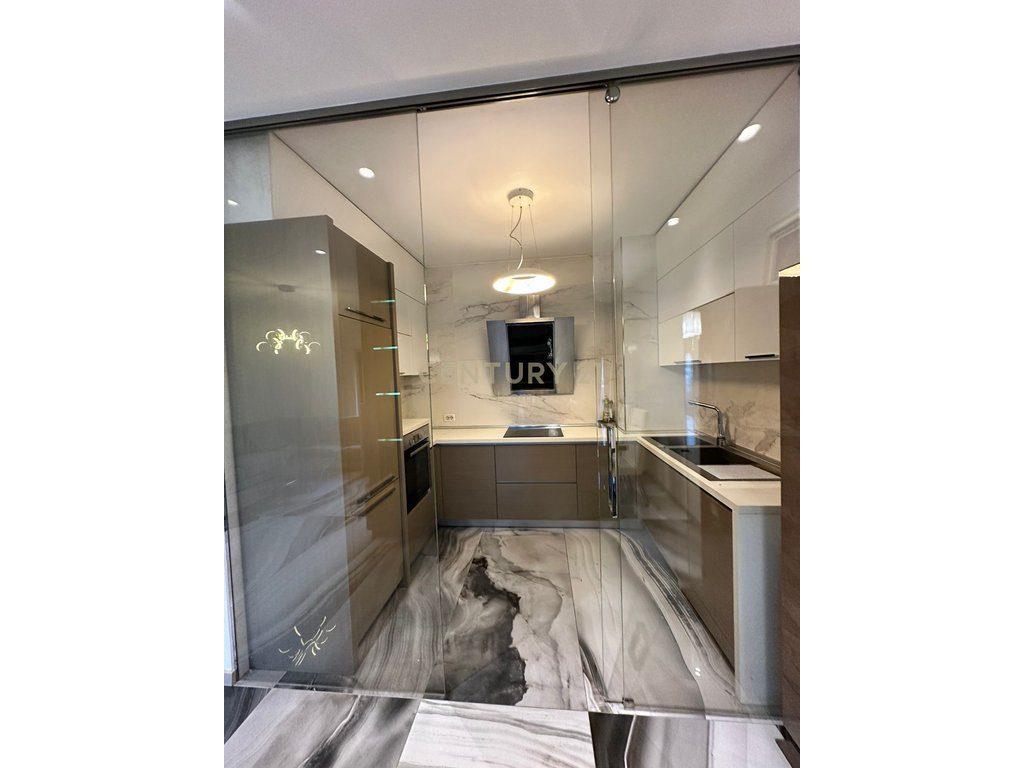 Jepet me qira apartament luksoz 1+1 tek Ring Center – Tiranë
