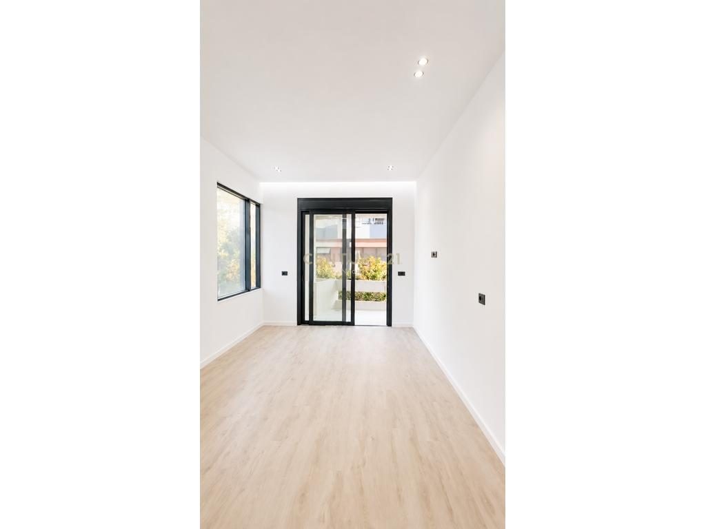 Shitet apartament 1+1 në Lungomare, Vlorë – një mundësi perfekte për banim ose investim!