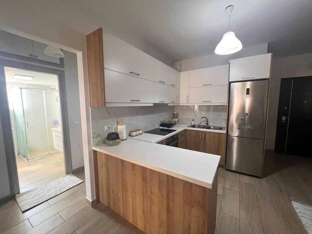 SARANDE, SHESIM APARTAMENT 2+1+2 ME PAMJE NGA DETI