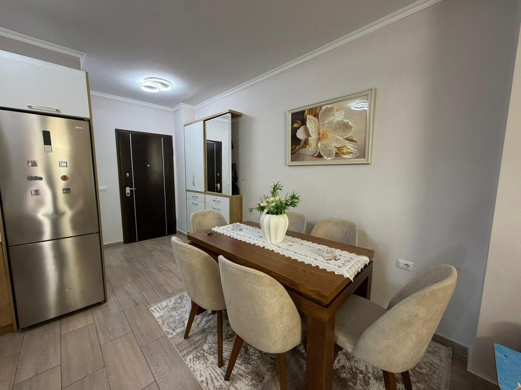 SARANDE, SHESIM APARTAMENT 2+1+2 ME PAMJE NGA DETI