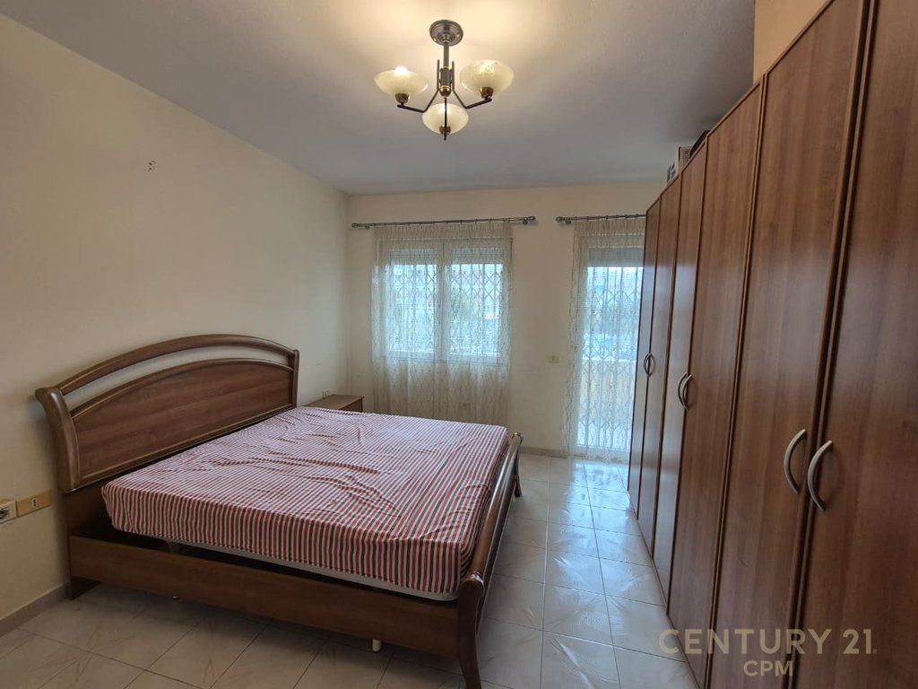 NE KOMUNEN E PARISIT JAPIM ME QIRA APARTAMENT 2+1+2