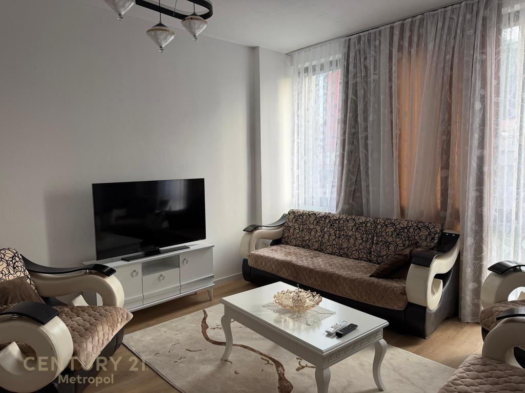 Japim me qira apartament 2+1, Bulevardi i Ri!
