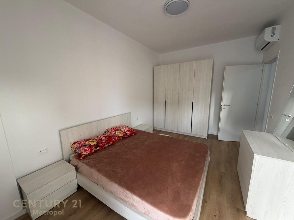 Japim me qira apartament 2+1, Bulevardi i Ri!