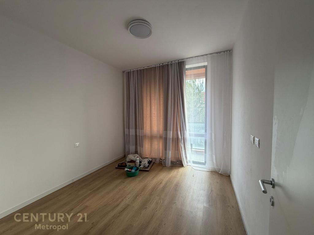 Japim me qira apartament 2+1, Bulevardi i Ri!
