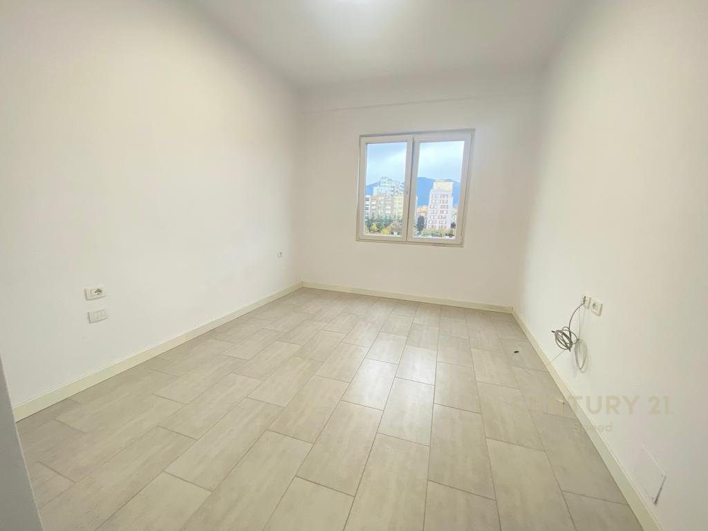 Apartament 1+1 me Qira për Zyra pranë Square 21!!!