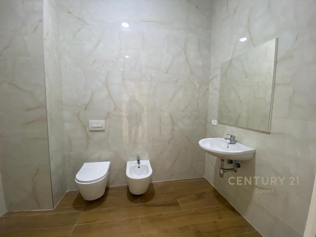 Apartament 1+1 me Qira për Zyra pranë Square 21!!!