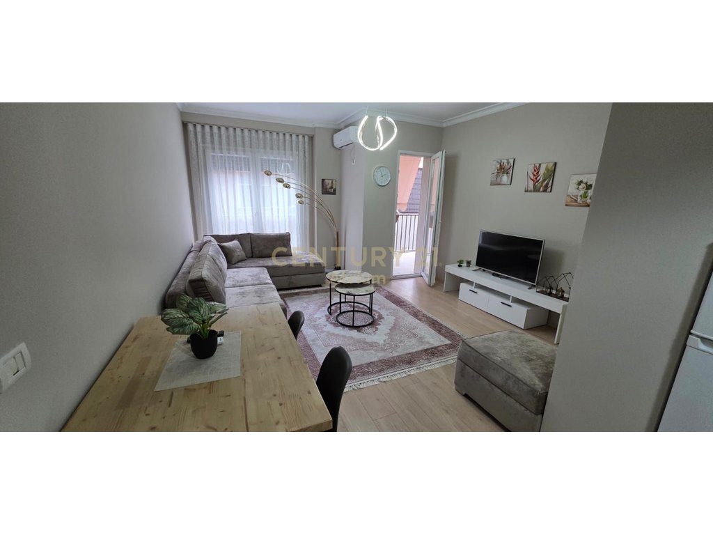 JEPET APARTAMENT ME QIRA TEK KOMPLEKSI VIND NE ALI DEM!