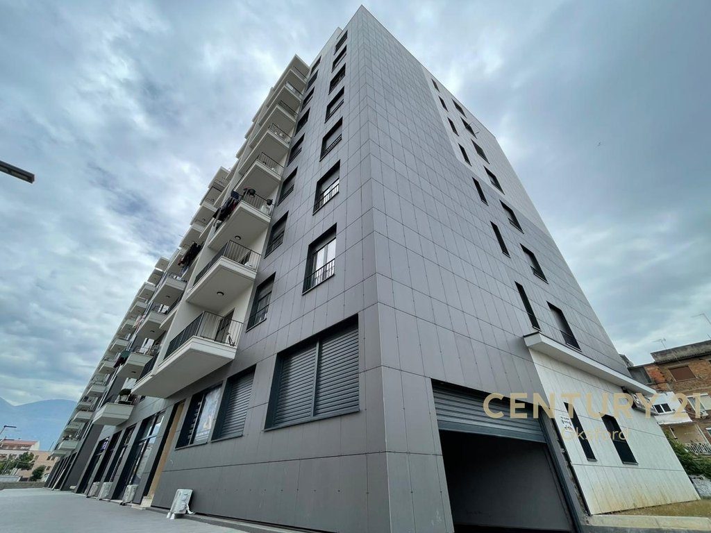 JEPET ME QIRA APARTAMENT PER ZYRA 3+1 TE STACIONI I TRENIT