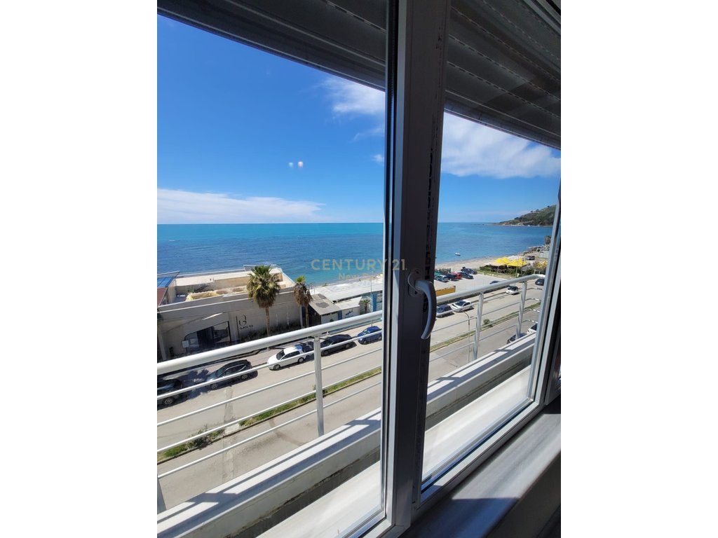 Shitet Apartament 2+1 me pamje Deti ne Currila  330,000€ | 110 m²