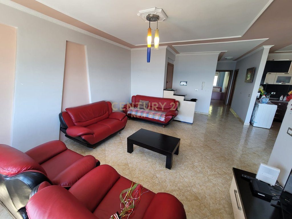 Shitet Apartament 2+1 me pamje Deti ne Currila  330,000€ | 110 m²