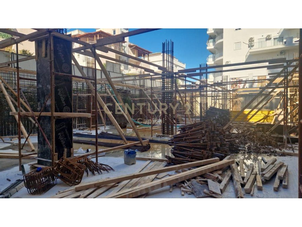 Shesim Apartament 1+1 në Sarandë!
